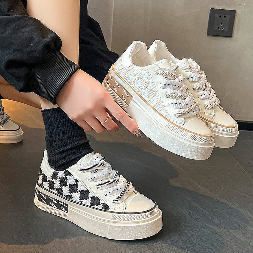 Raelynn Sneaker
