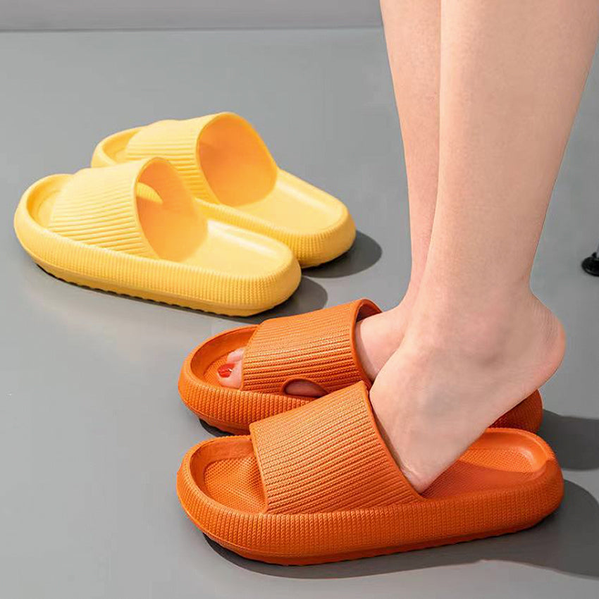 Moony Eva Slipper