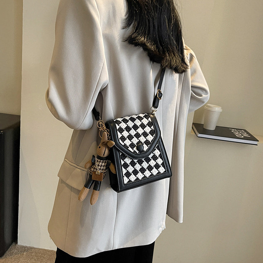 Sqaffie Quilted Sling Bag