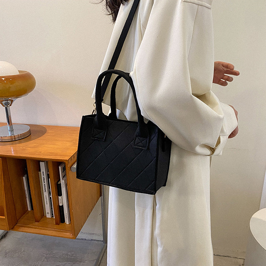 Joyeris Sling Bag