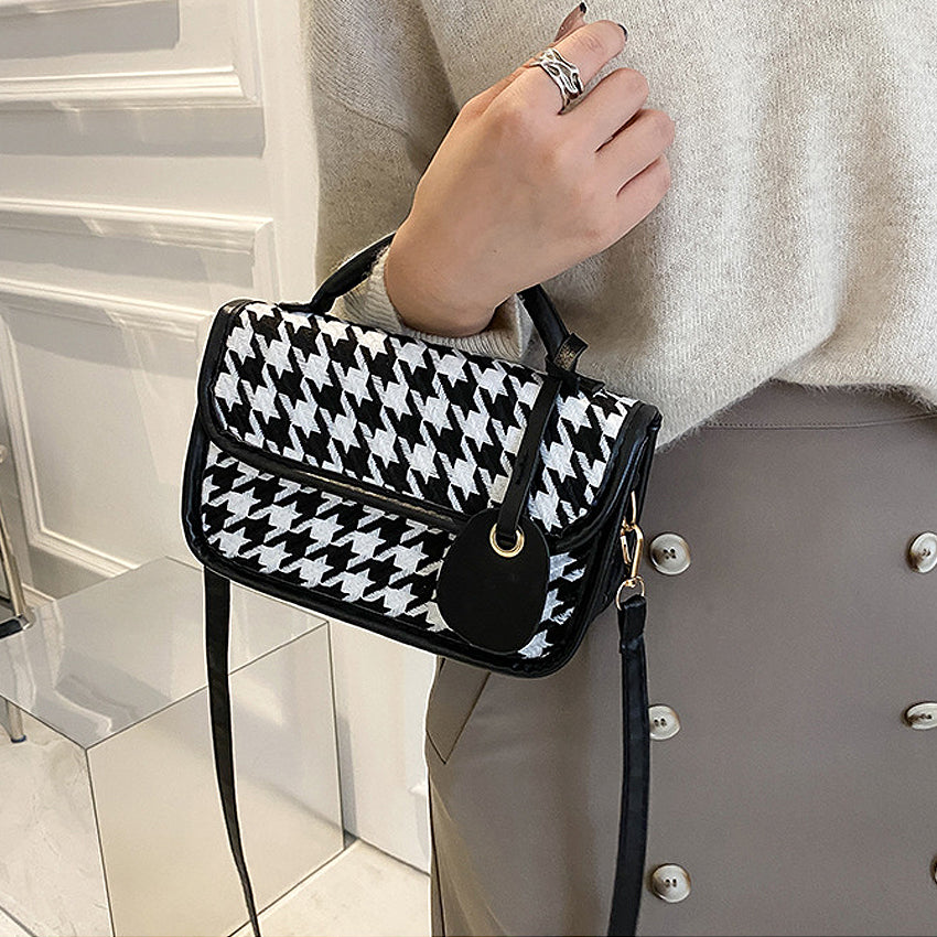 Chasign Sling Bag