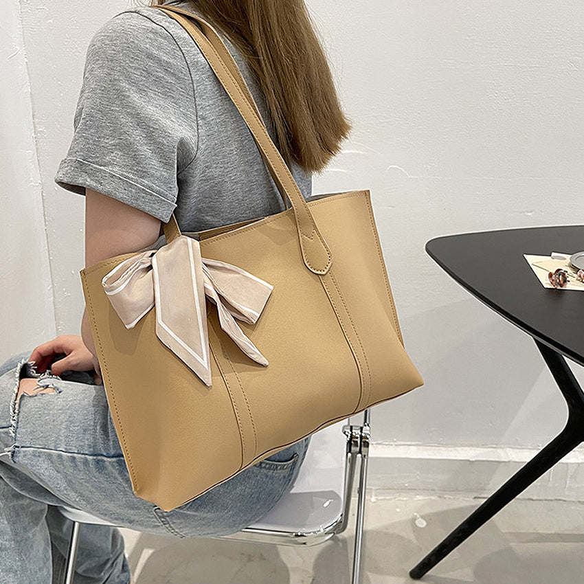 Rihaben Tote Bag