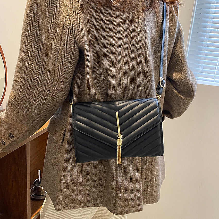 Pintasel Sling Bag