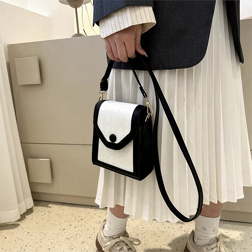 Nadavy Sling Bag