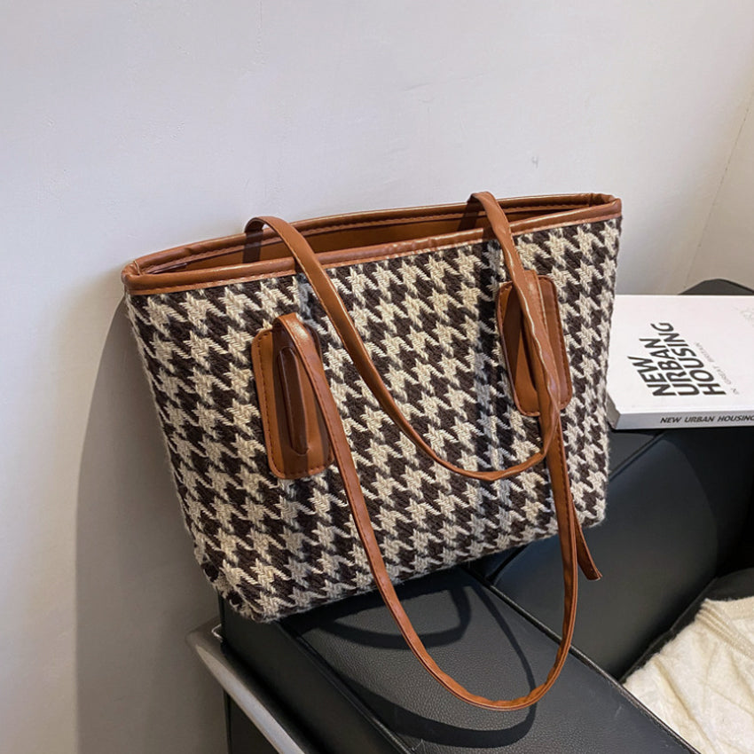 Tyleasa Shoulder Bag