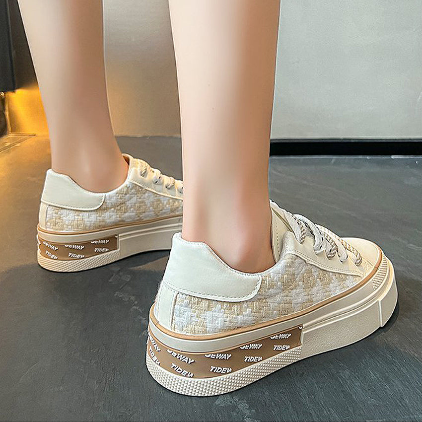 Raelynn Sneaker