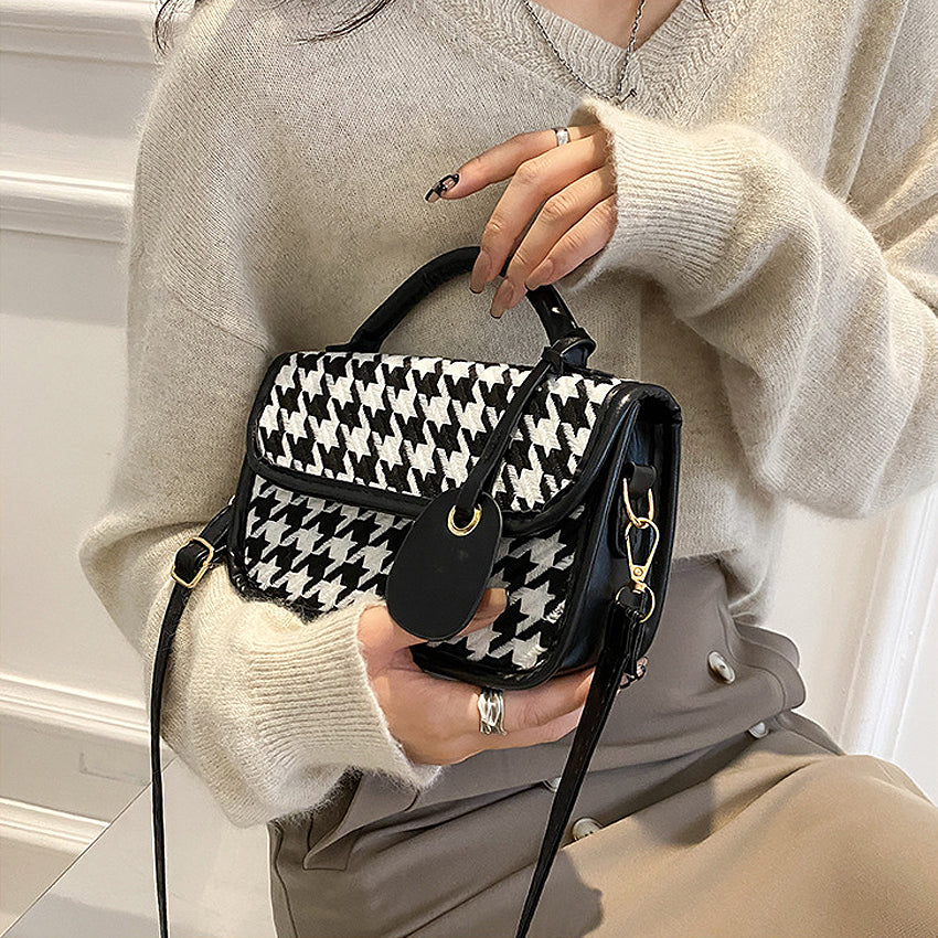 Chasign Sling Bag