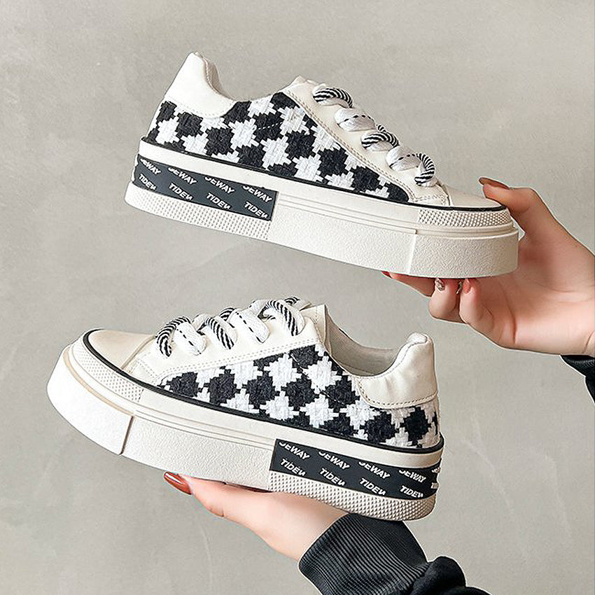 Raelynn Sneaker