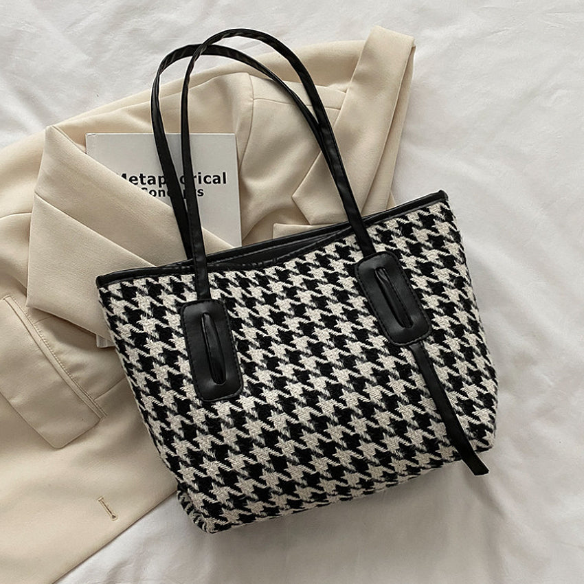 Tyleasa Shoulder Bag