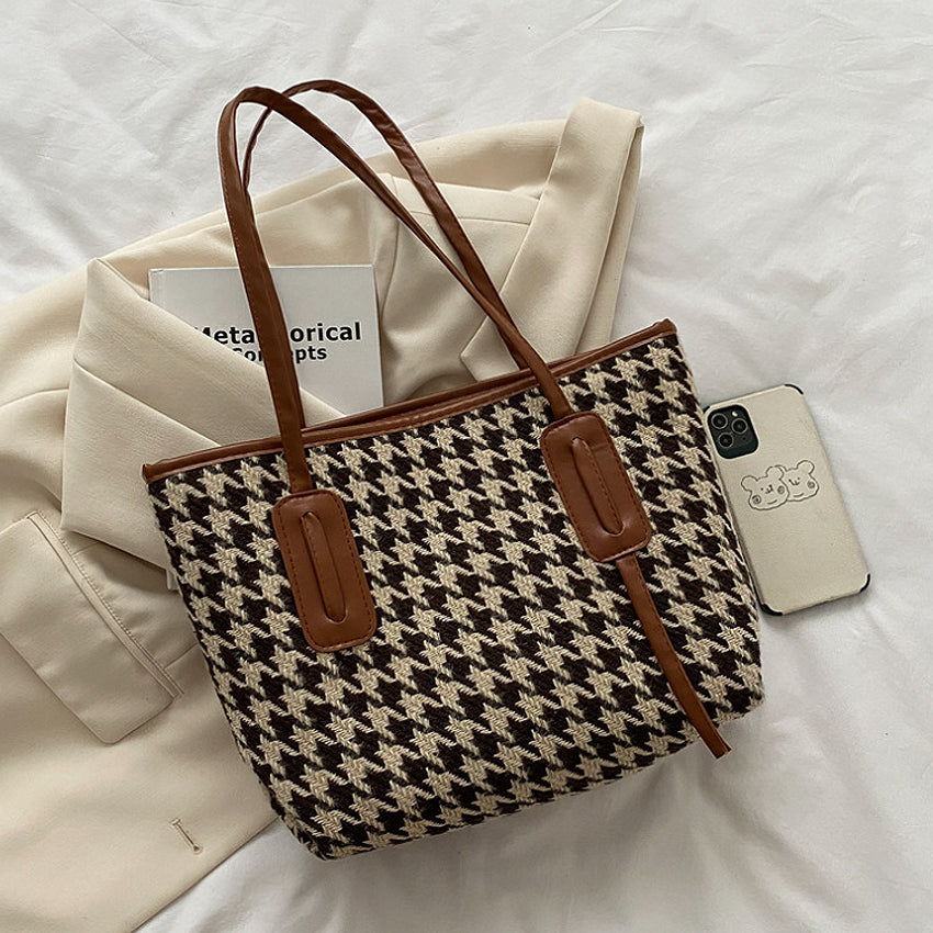 Tyleasa Shoulder Bag