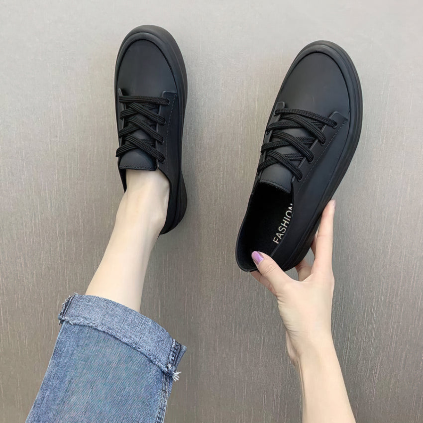 Aquata Sneaker