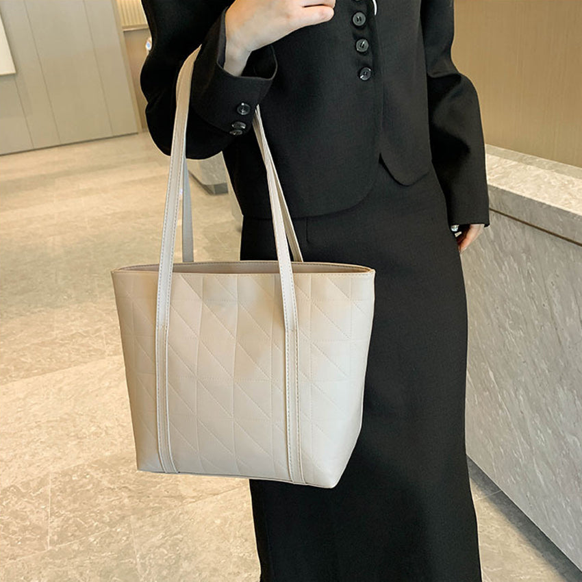 Petuoriz Shoulder Bag