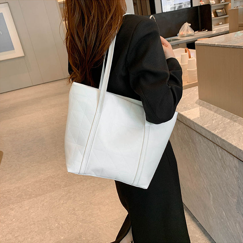 Petuoriz Shoulder Bag