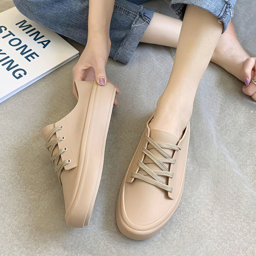 Aquata Sneaker