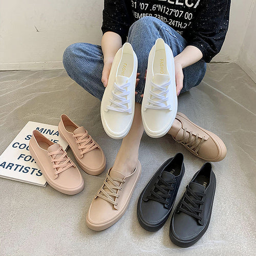 Aquata Sneaker