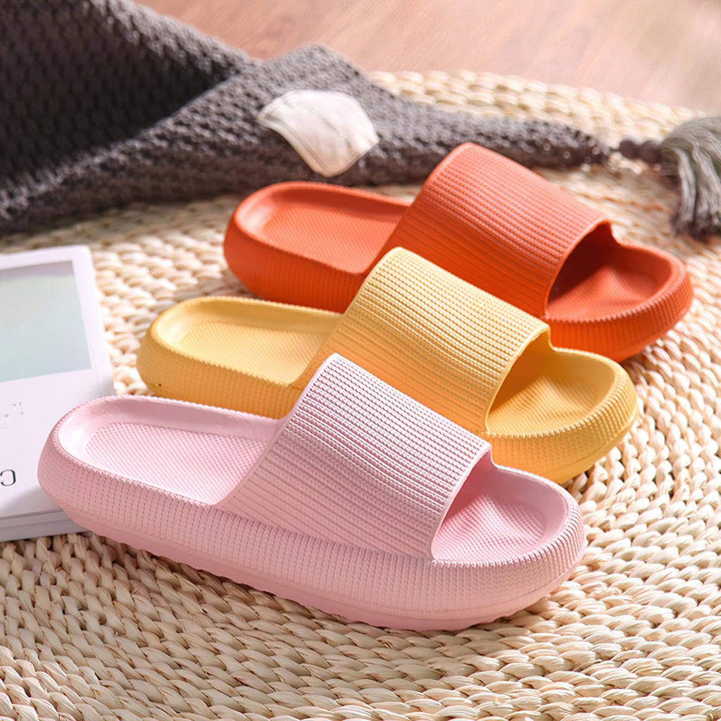 Moony Eva Slipper