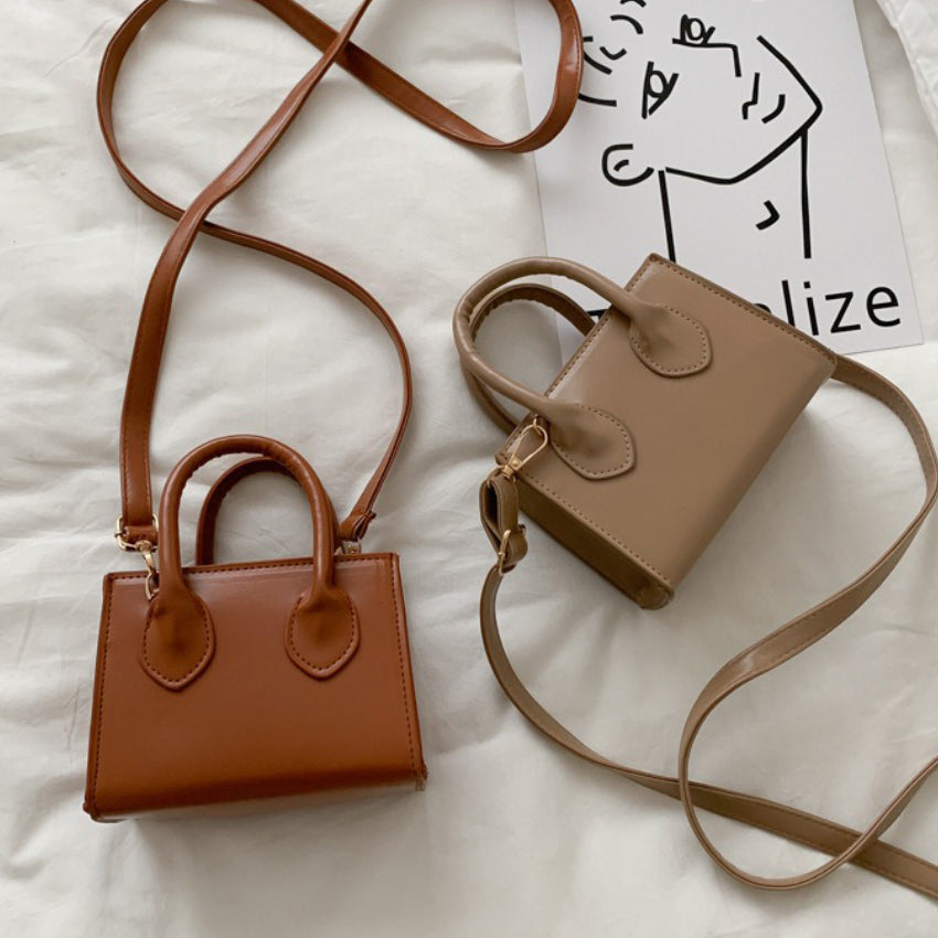Minyoo Sling Bag