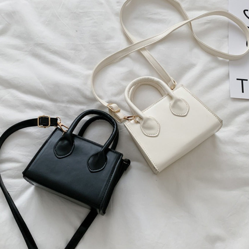 Minyoo Sling Bag