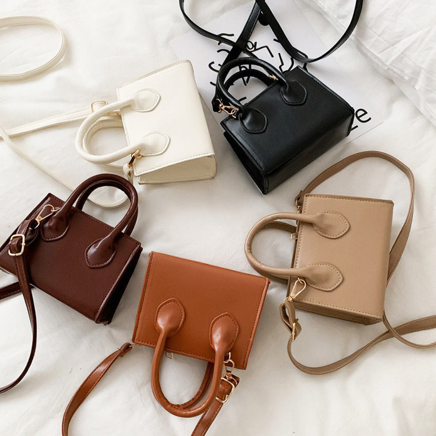 Minyoo Sling Bag
