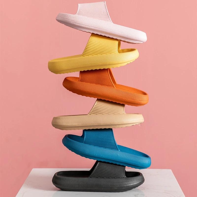 Moony Eva Slipper