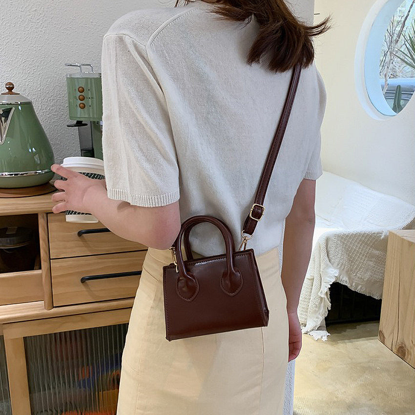 Minyoo Sling Bag