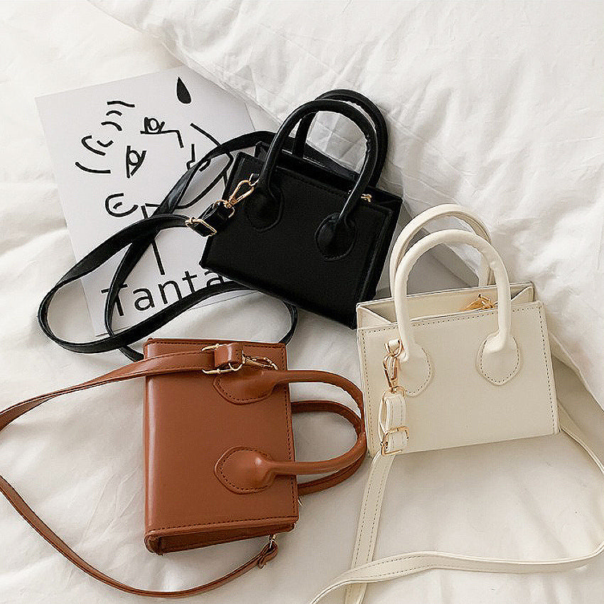 Minyoo Sling Bag