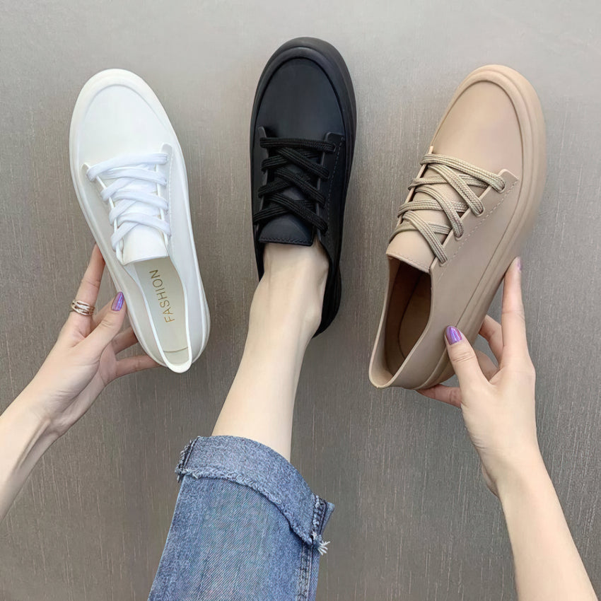 Aquata Sneaker