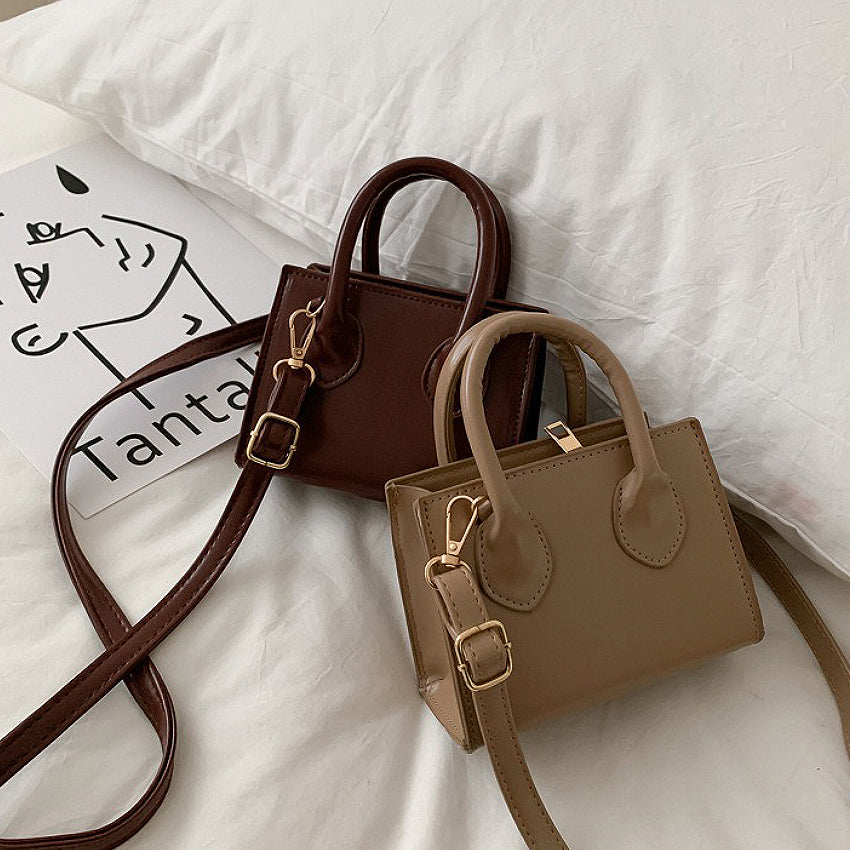 Minyoo Sling Bag