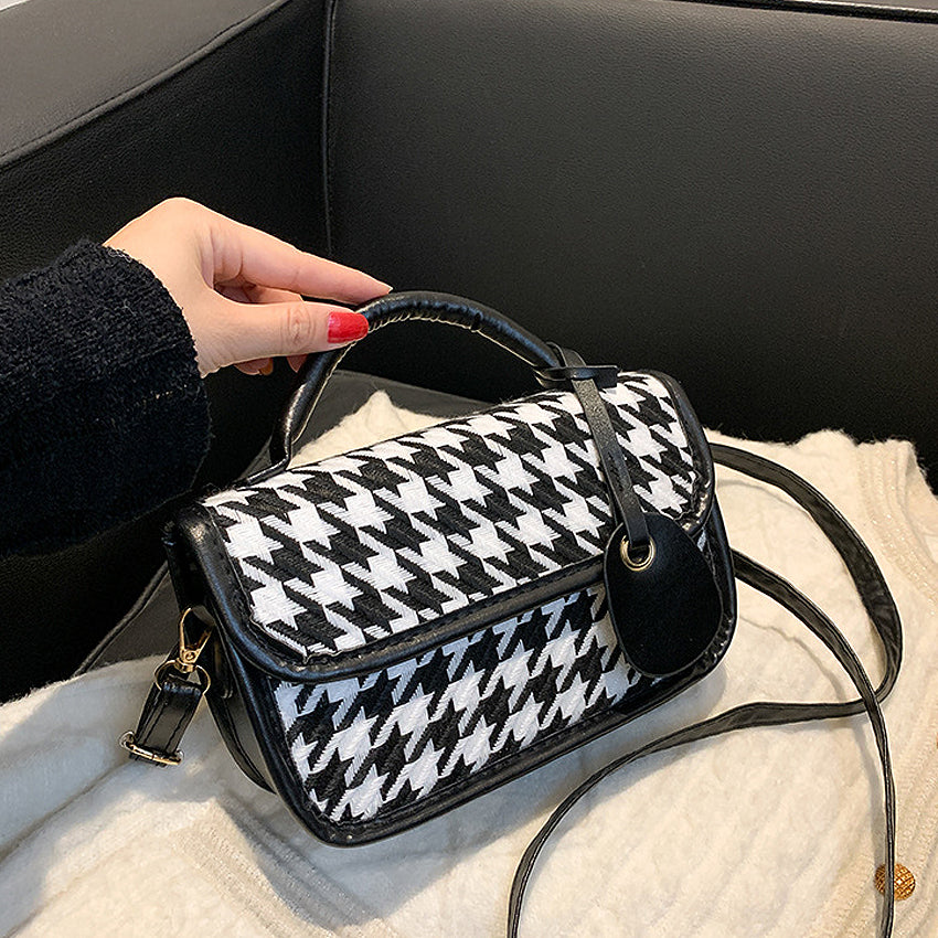 Chasign Sling Bag