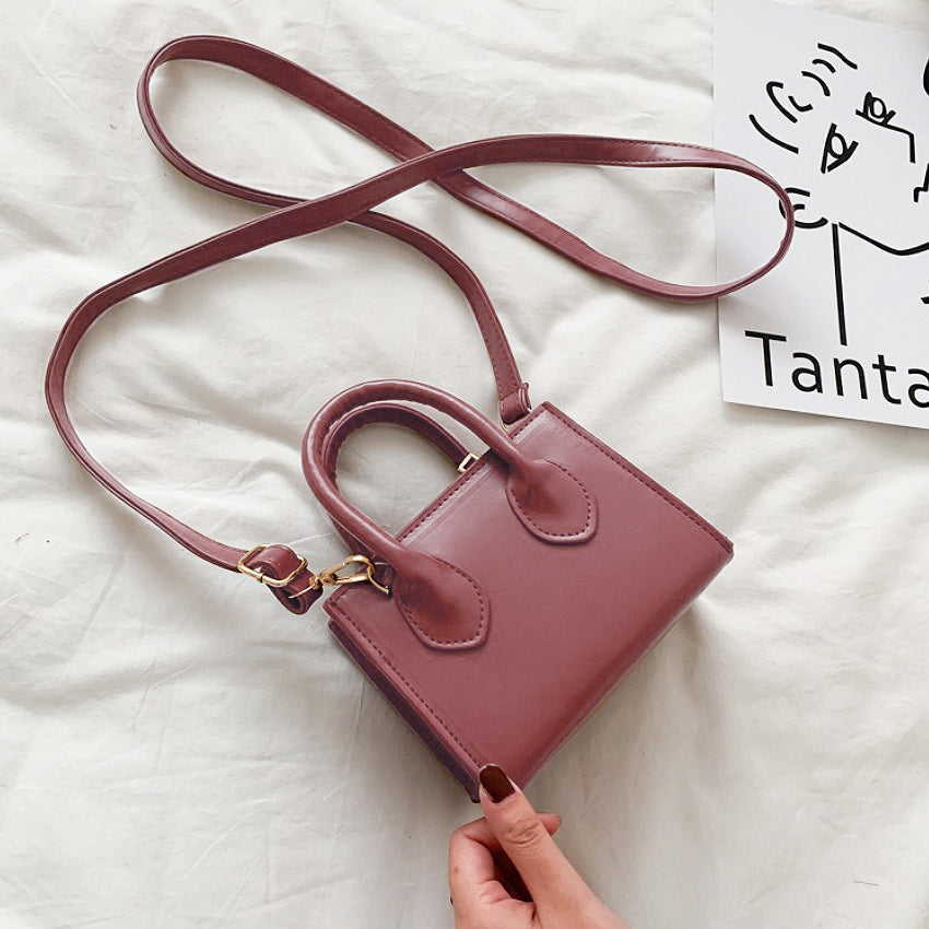 Minyoo Sling Bag