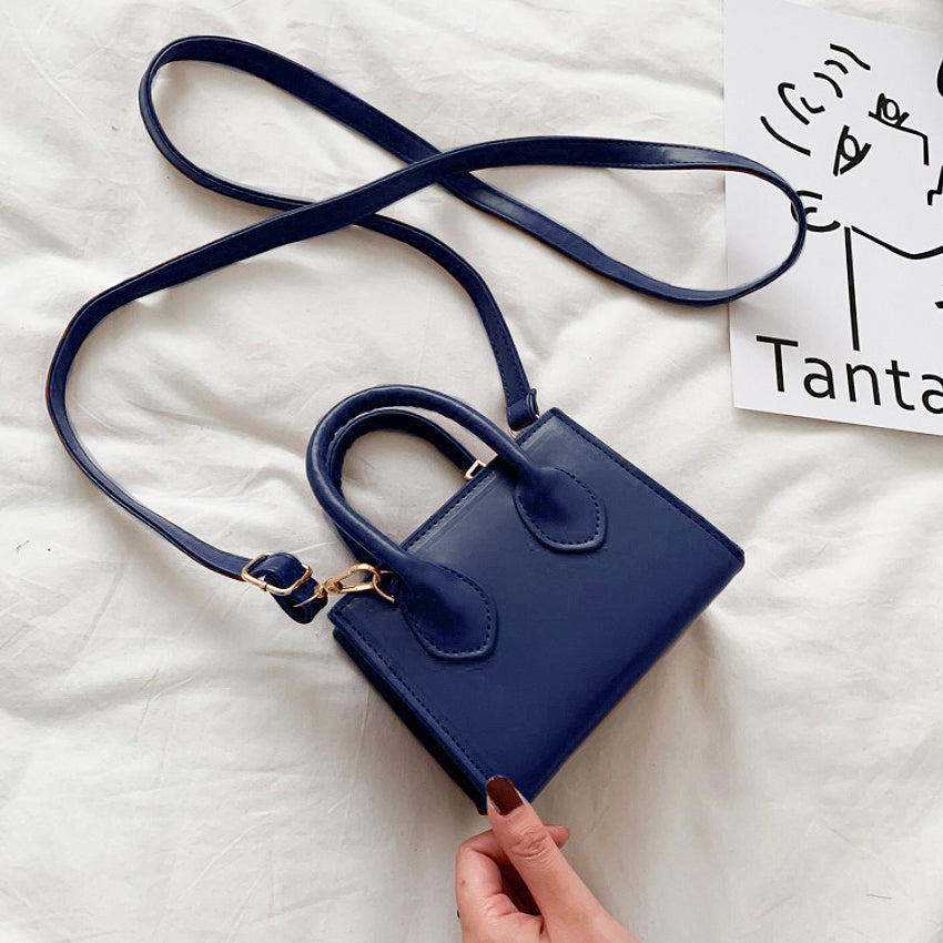 Minyoo Sling Bag