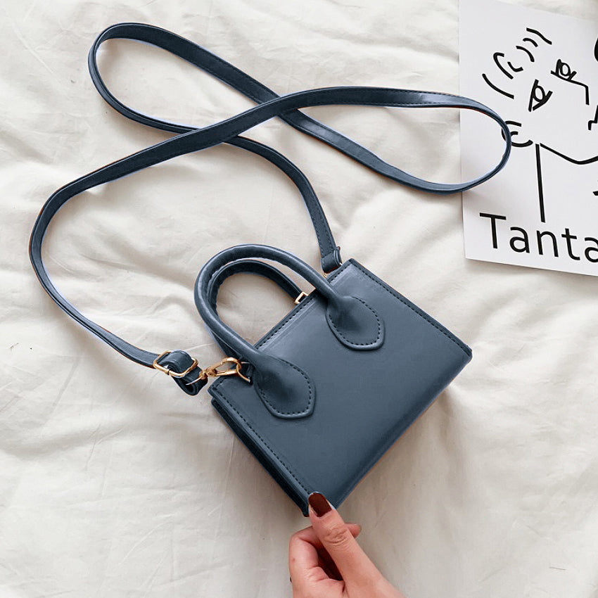 Minyoo Sling Bag