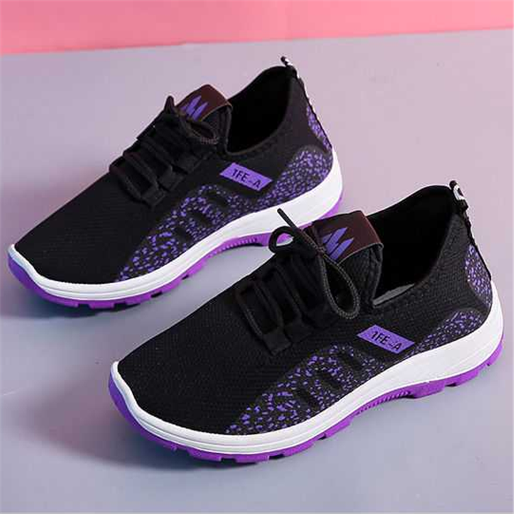 Simple Snosno Sneaker