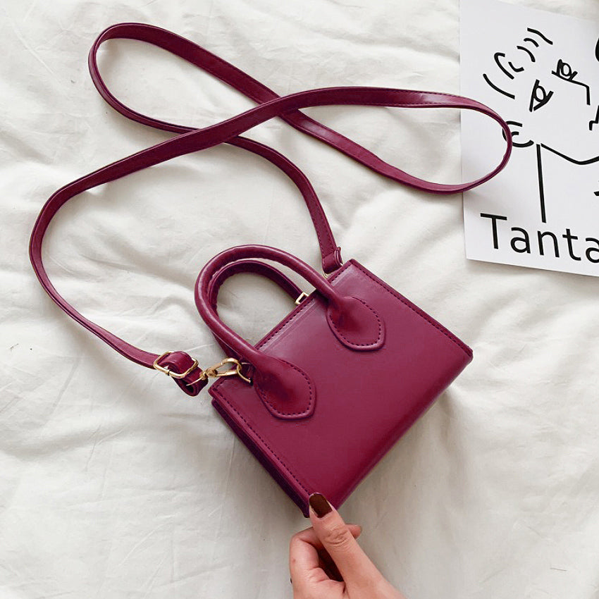 Minyoo Sling Bag