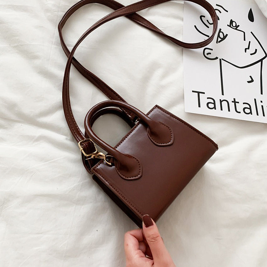 Minyoo Sling Bag