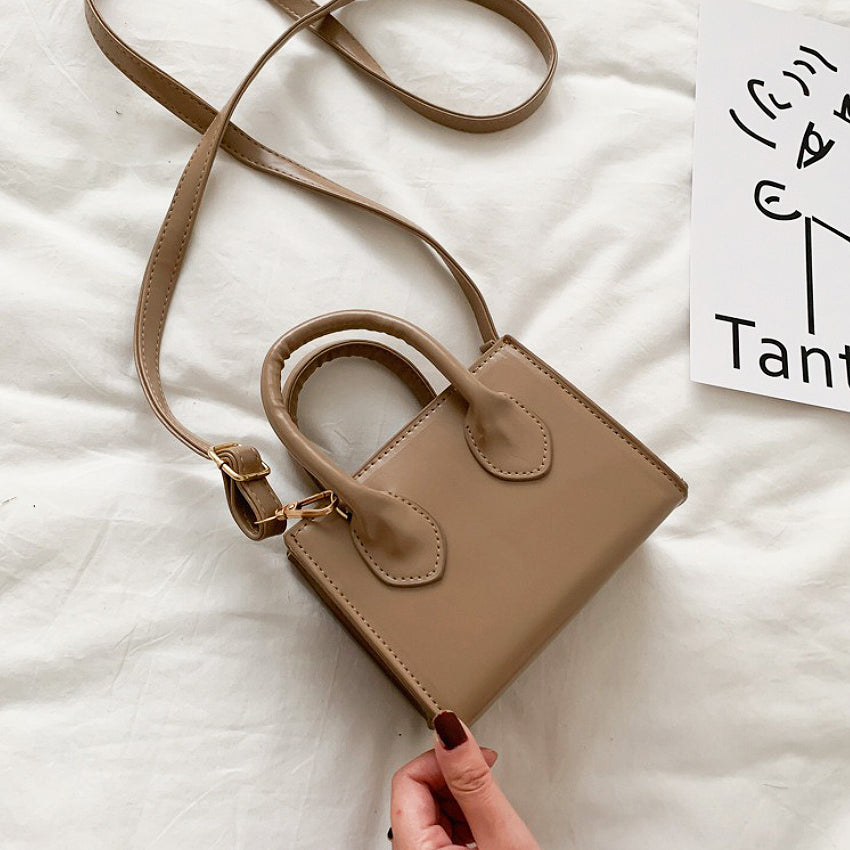 Minyoo Sling Bag