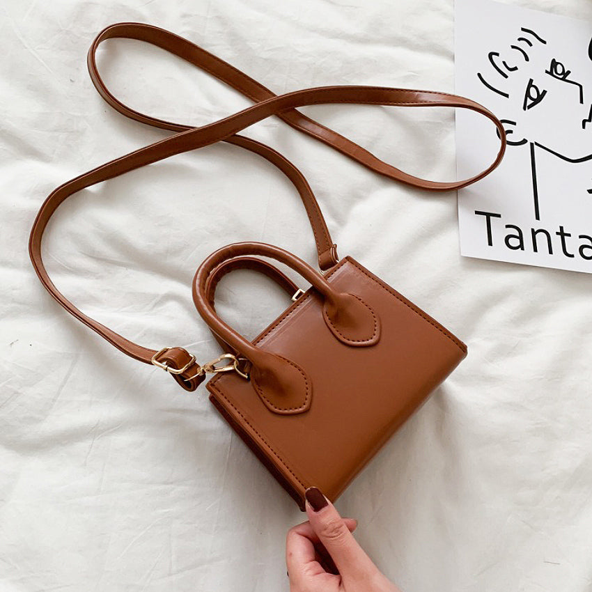 Minyoo Sling Bag
