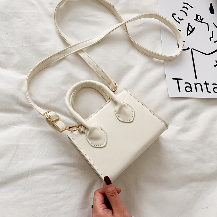 Minyoo Sling Bag